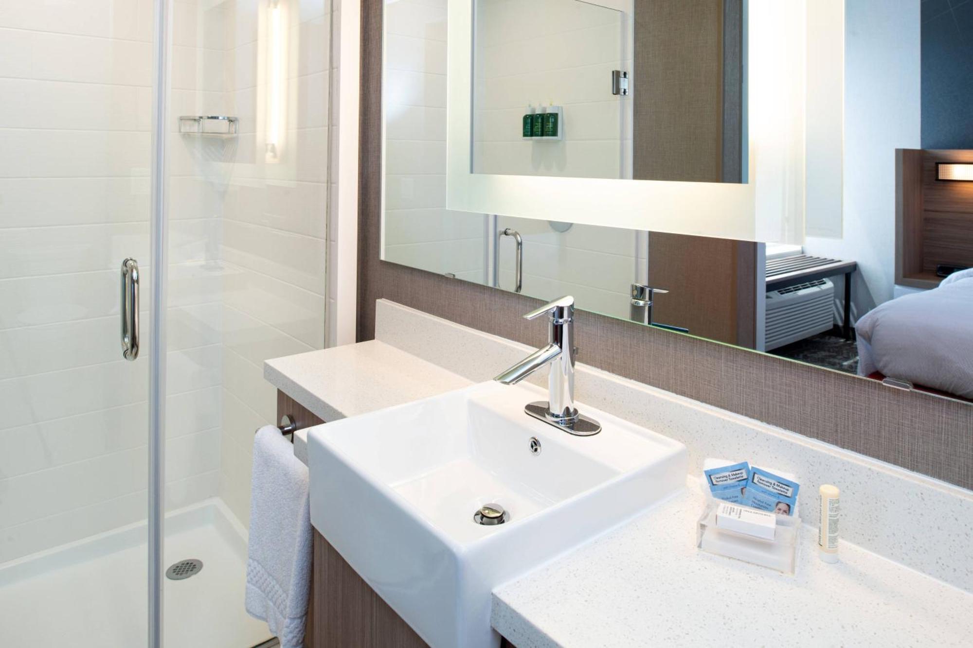 Springhill Suites By Marriott Kansas City Northeast Bagian luar foto
