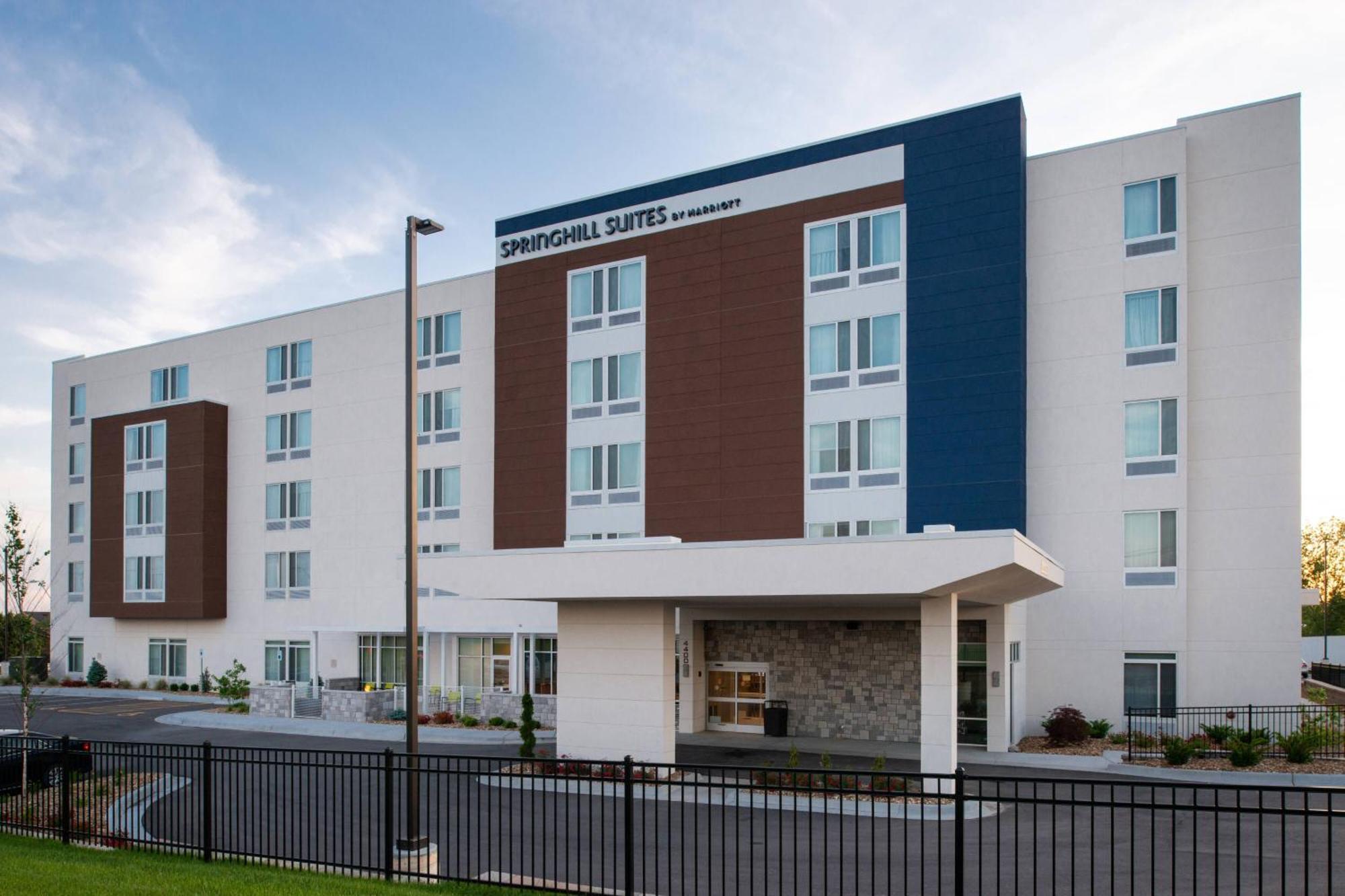 Springhill Suites By Marriott Kansas City Northeast Bagian luar foto